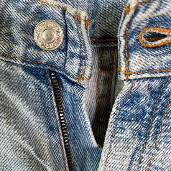 levi’s cutoff shorts - Picture 2 of 6